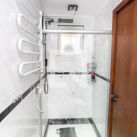 Casa à venda com 350m², 3 quartos e 6 vagas Casa à venda com 350m², 3 quartos e 6 vagasBanheiro da Suíte 2
