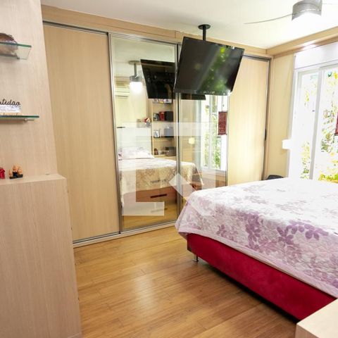 Casa à venda com 350m², 3 quartos e 6 vagas Casa à venda com 350m², 3 quartos e 6 vagasSuite 1