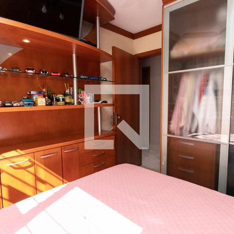 Casa à venda com 350m², 3 quartos e 6 vagas Casa à venda com 350m², 3 quartos e 6 vagasQuarto 1