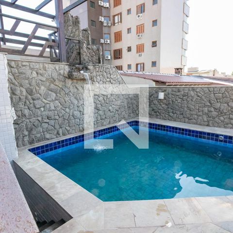 Casa à venda com 350m², 3 quartos e 6 vagas Casa à venda com 350m², 3 quartos e 6 vagasPiscina