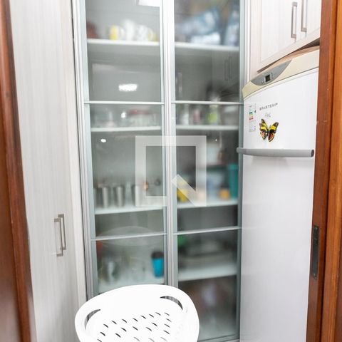 Casa à venda com 350m², 3 quartos e 6 vagas Casa à venda com 350m², 3 quartos e 6 vagasDespensa