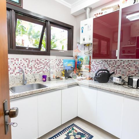 Casa à venda com 350m², 3 quartos e 6 vagas Casa à venda com 350m², 3 quartos e 6 vagasÁrea de Serviço