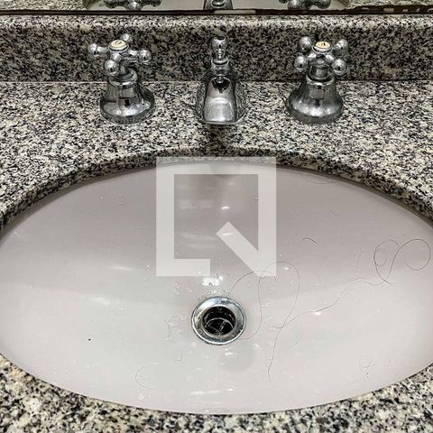 Casa à venda com 160m², 3 quartos e 3 vagasBanheiro 