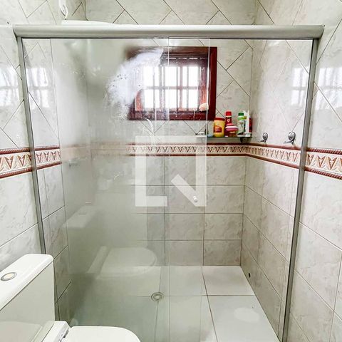 Casa à venda com 160m², 3 quartos e 3 vagasBanheiro do quarto 1 