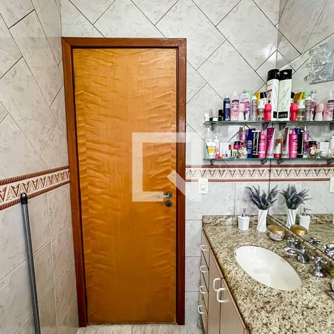 Casa à venda com 160m², 3 quartos e 3 vagasBanheiro do quarto 1 