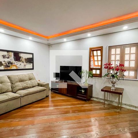 Casa à venda com 160m², 3 quartos e 3 vagasSala