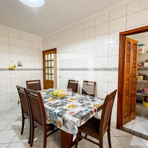 Casa à venda com 160m², 3 quartos e 3 vagasCozinha 