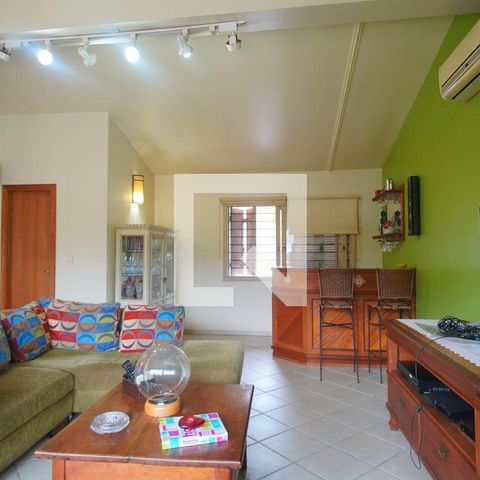 Casa à venda com 273m², 4 quartos e 2 vagasSala