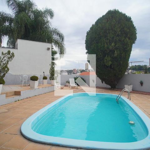Casa à venda com 273m², 4 quartos e 2 vagasPiscina