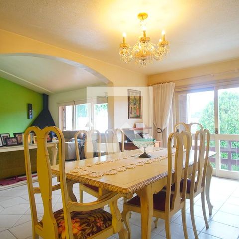 Casa à venda com 273m², 4 quartos e 2 vagasSala 2