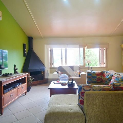 Casa à venda com 273m², 4 quartos e 2 vagasSala