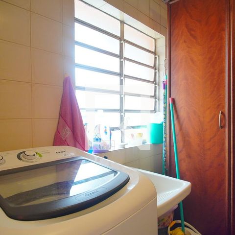 Casa à venda com 273m², 4 quartos e 2 vagasÁrea de Serviço