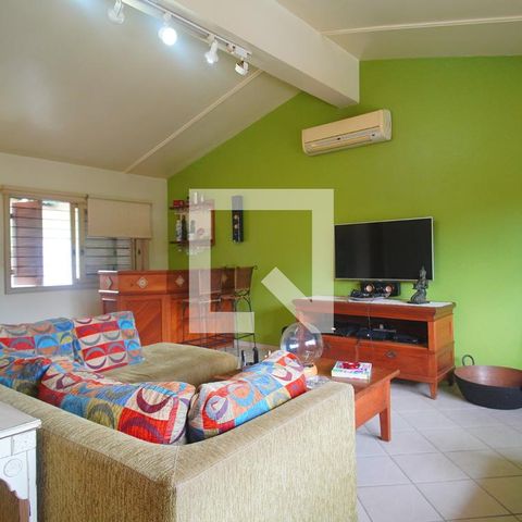 Casa à venda com 273m², 4 quartos e 2 vagasSala