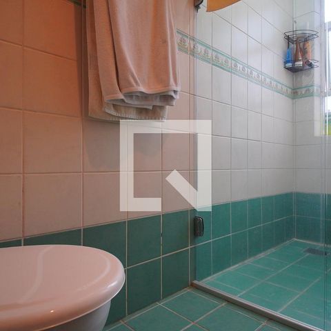 Casa à venda com 273m², 4 quartos e 2 vagasBanheiro