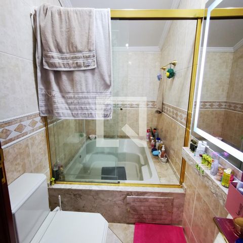 Casa à venda com 280m², 3 quartos e 3 vagas Casa à venda com 280m², 3 quartos e 3 vagasBanheiro da Suíte