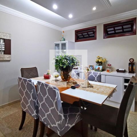 Casa à venda com 280m², 3 quartos e 3 vagas Casa à venda com 280m², 3 quartos e 3 vagasSala de Jantar