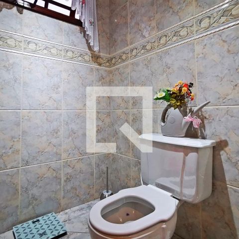 Casa à venda com 280m², 3 quartos e 3 vagas Casa à venda com 280m², 3 quartos e 3 vagasLavabo