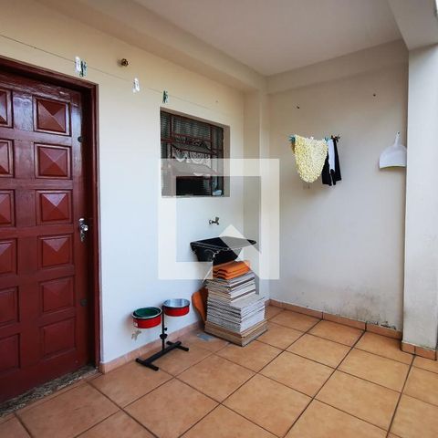 Casa à venda com 280m², 3 quartos e 3 vagas Casa à venda com 280m², 3 quartos e 3 vagasEdícula