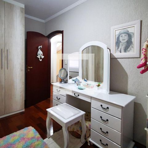 Casa à venda com 280m², 3 quartos e 3 vagas Casa à venda com 280m², 3 quartos e 3 vagasQuarto 2