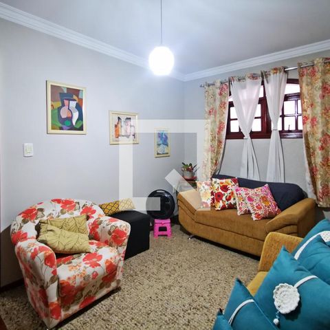 Casa à venda com 280m², 3 quartos e 3 vagas Casa à venda com 280m², 3 quartos e 3 vagasSala de TV