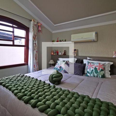 Casa à venda com 280m², 3 quartos e 3 vagas Casa à venda com 280m², 3 quartos e 3 vagasSuíte
