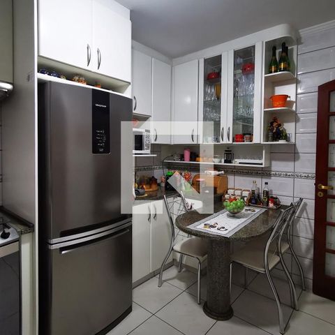 Casa à venda com 280m², 3 quartos e 3 vagas Casa à venda com 280m², 3 quartos e 3 vagasCozinha