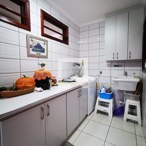Casa à venda com 280m², 3 quartos e 3 vagas Casa à venda com 280m², 3 quartos e 3 vagasÁrea de Serviço