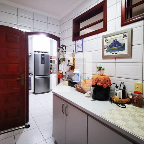 Casa à venda com 280m², 3 quartos e 3 vagas Casa à venda com 280m², 3 quartos e 3 vagasÁrea de Serviço