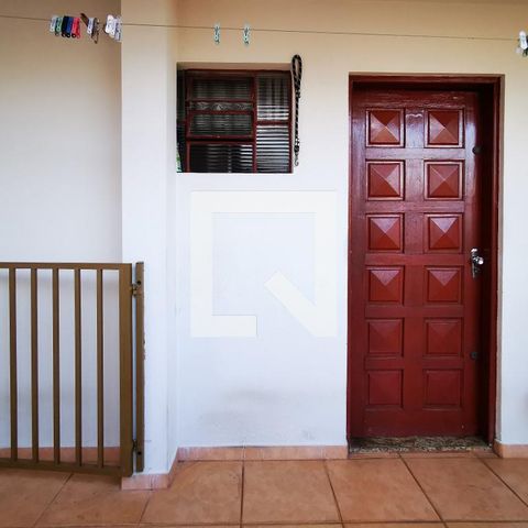 Casa à venda com 280m², 3 quartos e 3 vagas Casa à venda com 280m², 3 quartos e 3 vagasEdícula