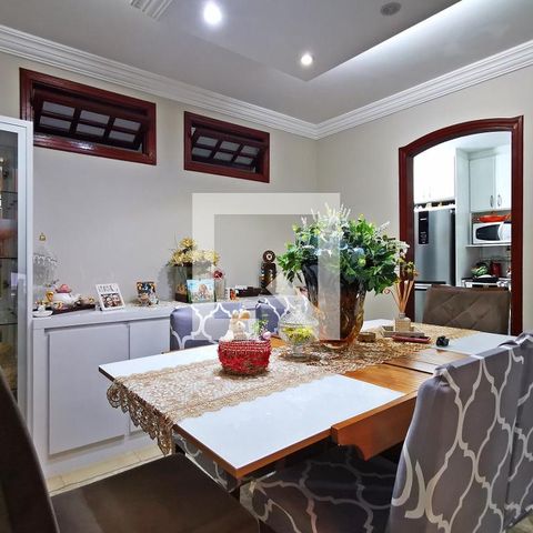 Casa à venda com 280m², 3 quartos e 3 vagas Casa à venda com 280m², 3 quartos e 3 vagasSala de Jantar