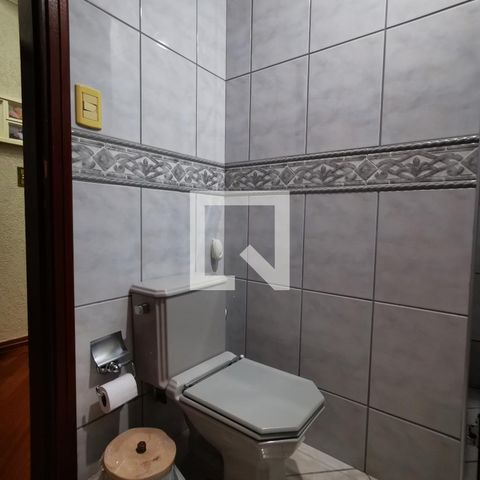 Casa à venda com 280m², 3 quartos e 3 vagas Casa à venda com 280m², 3 quartos e 3 vagasBanheiro