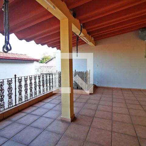 Casa à venda com 280m², 3 quartos e 3 vagas Casa à venda com 280m², 3 quartos e 3 vagasChurrasqueira