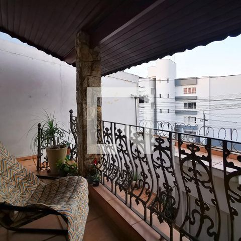 Casa à venda com 280m², 3 quartos e 3 vagas Casa à venda com 280m², 3 quartos e 3 vagasVaranda da Sala