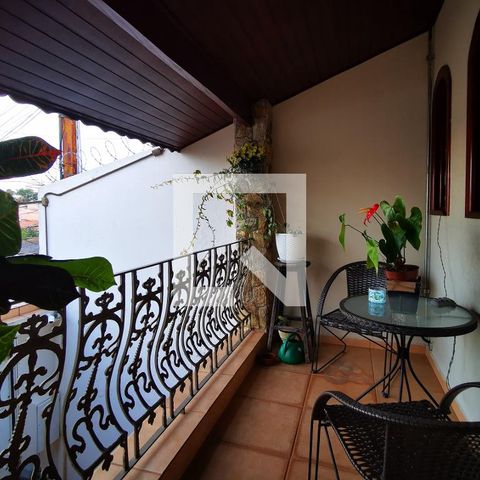 Casa à venda com 280m², 3 quartos e 3 vagas Casa à venda com 280m², 3 quartos e 3 vagasVaranda da Sala