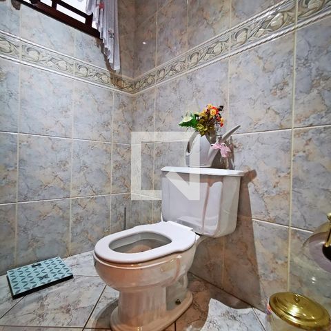 Casa à venda com 280m², 3 quartos e 3 vagas Casa à venda com 280m², 3 quartos e 3 vagasLavabo