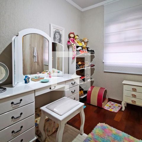 Casa à venda com 280m², 3 quartos e 3 vagas Casa à venda com 280m², 3 quartos e 3 vagasQuarto 2
