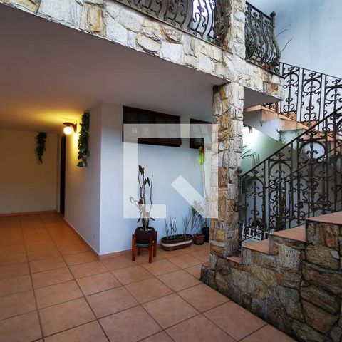Casa à venda com 280m², 3 quartos e 3 vagas Casa à venda com 280m², 3 quartos e 3 vagasGaragem