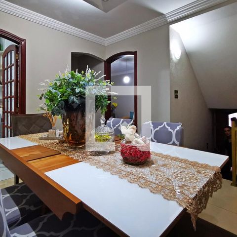 Casa à venda com 280m², 3 quartos e 3 vagas Casa à venda com 280m², 3 quartos e 3 vagasSala de Jantar