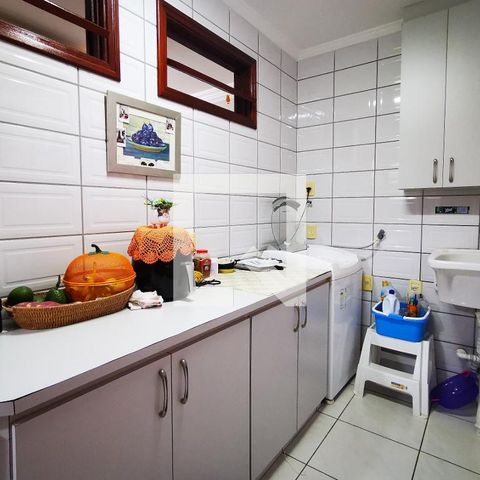 Casa à venda com 280m², 3 quartos e 3 vagas Casa à venda com 280m², 3 quartos e 3 vagasÁrea de Serviço