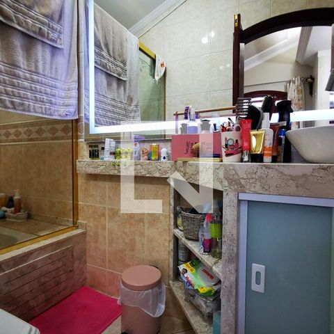Casa à venda com 280m², 3 quartos e 3 vagas Casa à venda com 280m², 3 quartos e 3 vagasBanheiro da Suíte