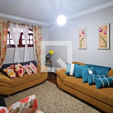 Casa à venda com 280m², 3 quartos e 3 vagas Casa à venda com 280m², 3 quartos e 3 vagasSala de TV