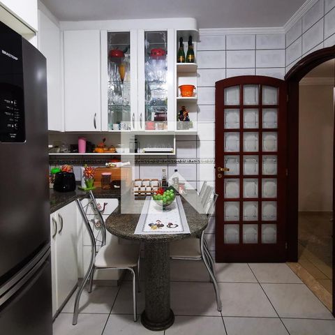 Casa à venda com 280m², 3 quartos e 3 vagas Casa à venda com 280m², 3 quartos e 3 vagasCozinha