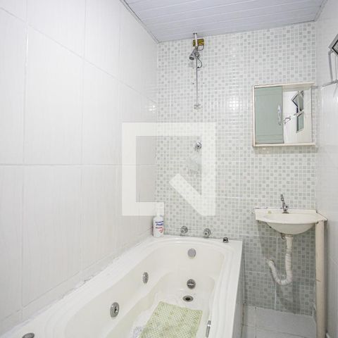 Casa à venda com 50m², 1 quarto e 1 vaga Casa à venda com 50m², 1 quarto e 1 vagaBanheiro