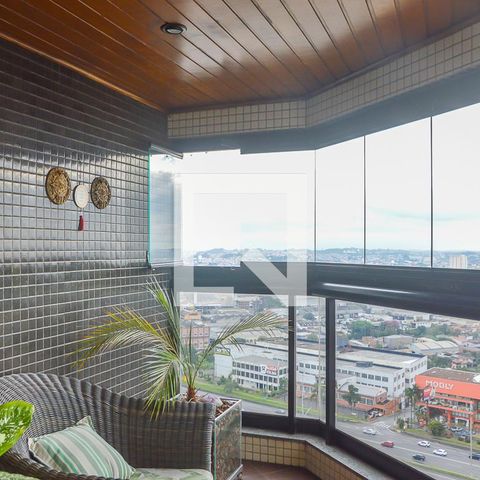 Apartamento à venda com 242m², 4 quartos e 4 vagasSacada