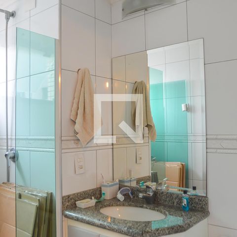 Apartamento à venda com 242m², 4 quartos e 4 vagasBanheiro da Suíte 4