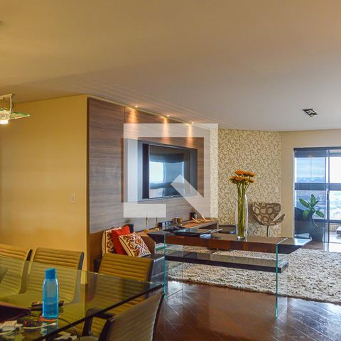Apartamento à venda com 242m², 4 quartos e 4 vagasSala