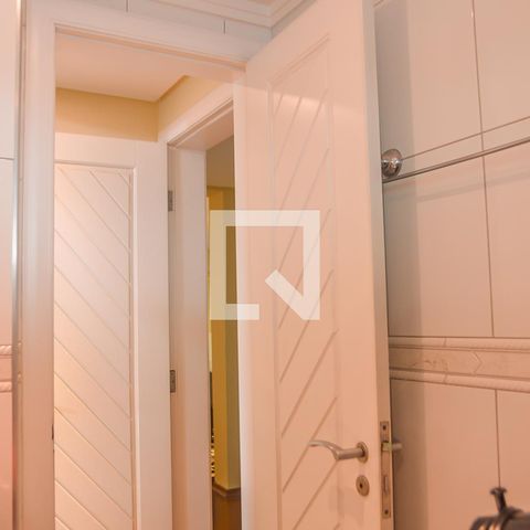 Apartamento à venda com 242m², 4 quartos e 4 vagasBanheiro da Suíte 2