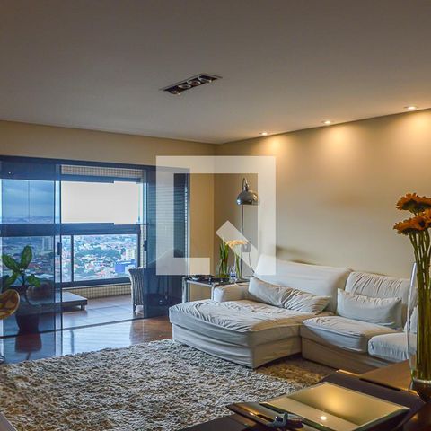 Apartamento à venda com 242m², 4 quartos e 4 vagasSala