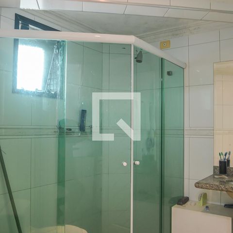 Apartamento à venda com 242m², 4 quartos e 4 vagasBanheiro da Suíte