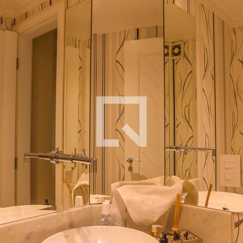Apartamento à venda com 242m², 4 quartos e 4 vagasLavabo